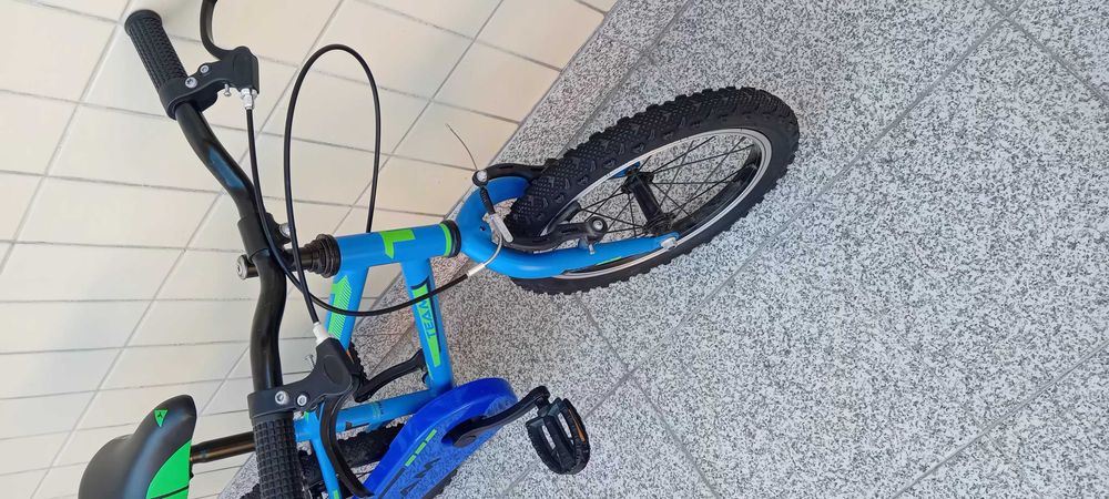 Bicicleta de criança como nova