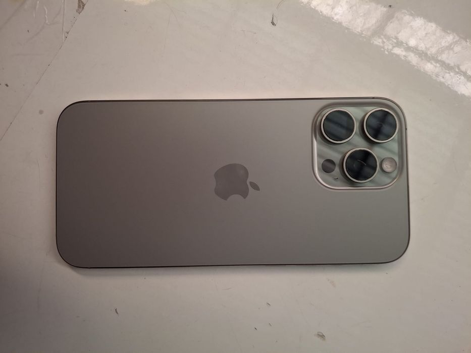 iPhone 16 Pro Max 256GB Cinzento | Impecável + Capas + Película