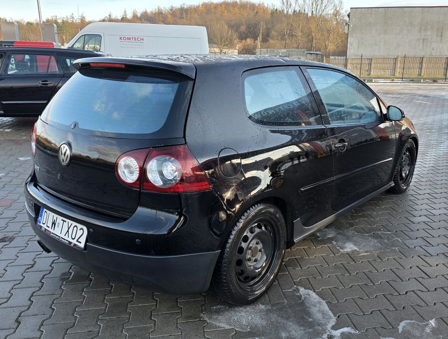 Golf 5 GTI !! 2.0 turbo 200 koni.  Długie opłaty!!