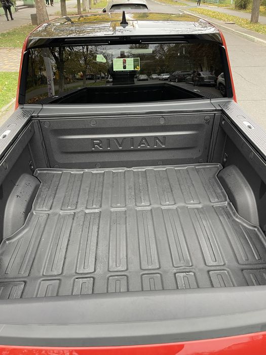 Продам авто RIVIAN R1T