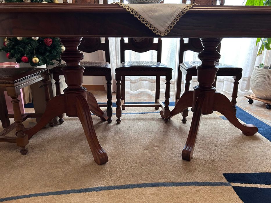 Mesa de Jantar 185 × 95 cm + 8 Cadeiras Clássicas