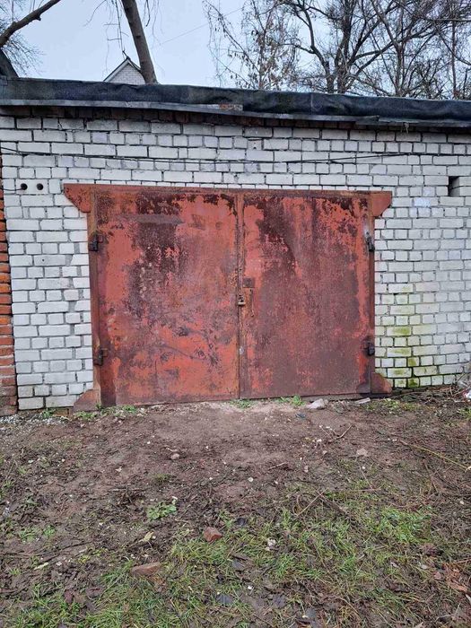 Продам гараж в центрі міста.