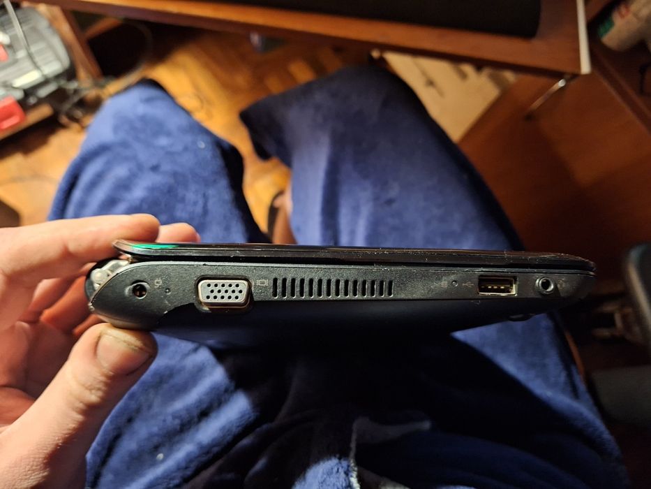 Нетбук HP Compaq Mini CQ10-710SR