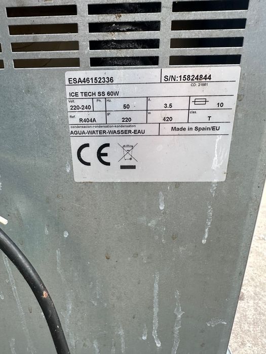 Máquina gelo 40Kg dia recente e em funcionamento