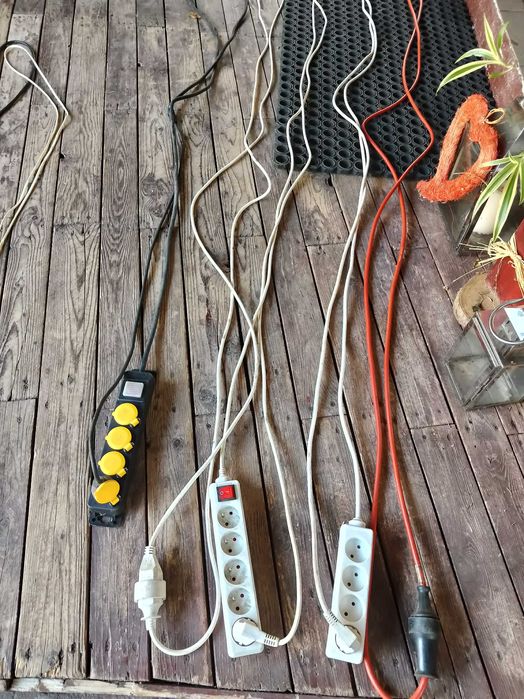 przedłużacze 220 , przedłużacze