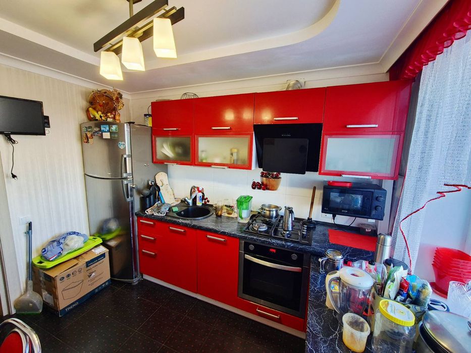 Оренда, трикімнатної квартири, р-н Біляєва.