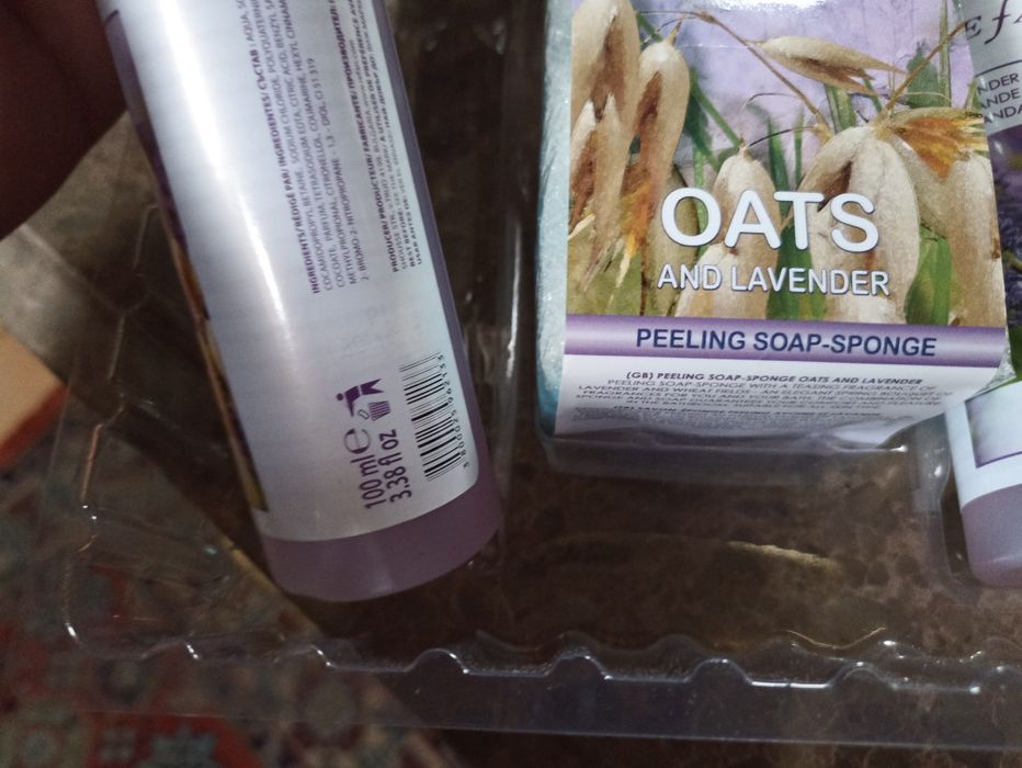 Conjunto de banho com a famosa esponja esfoliante = liquidação total l