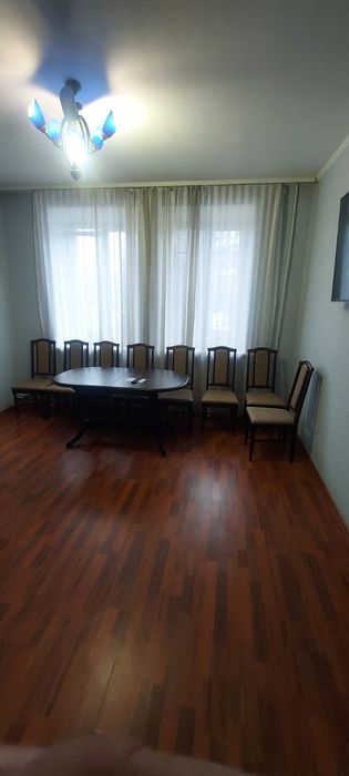 2-х комнатная квартира в центре города.Сталинка.