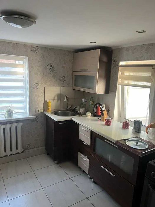 Частина будинку! 3 кімнати ,60 м2, ремонт, окремий двір,гараж.
