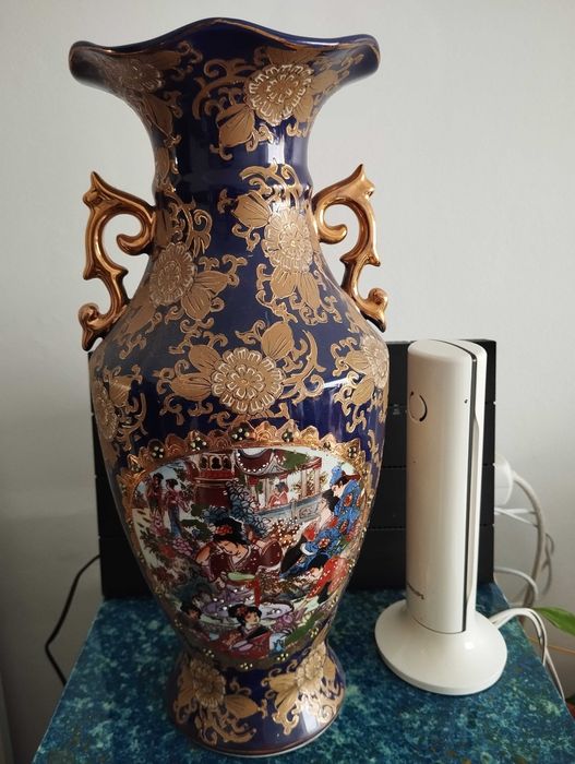 Jarras decorativas e candeeiros de Macau