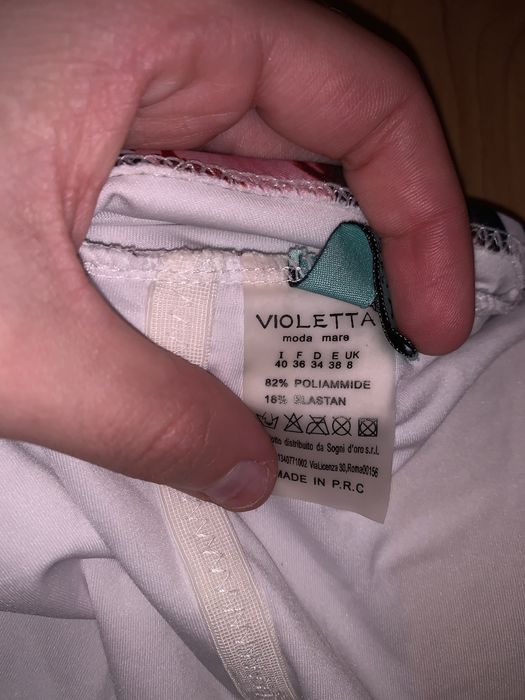 Fato de banho aberto nas costas