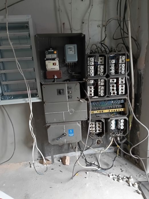 Elektryk ,instalacje elektryczne 
-Remont, modernizacja istniejących i