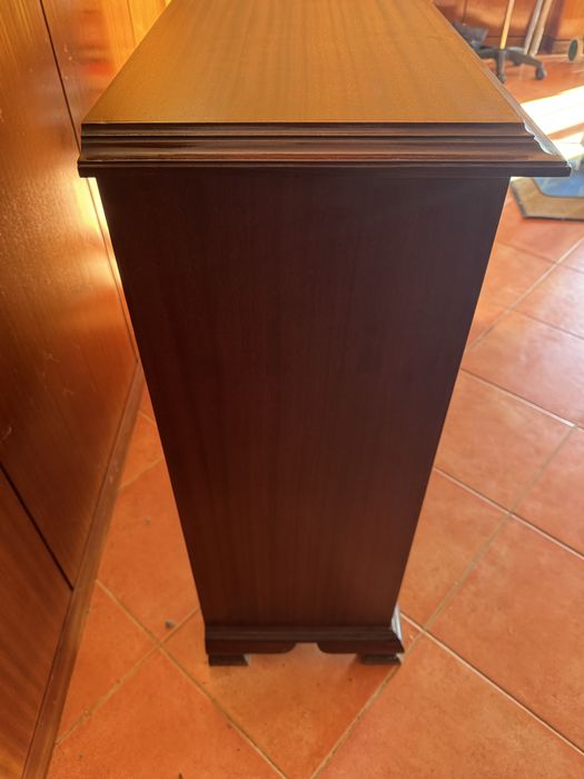 Móvel antigo excelente estado!