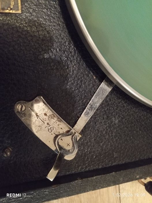 Patefon przenośny Lindex lata 30