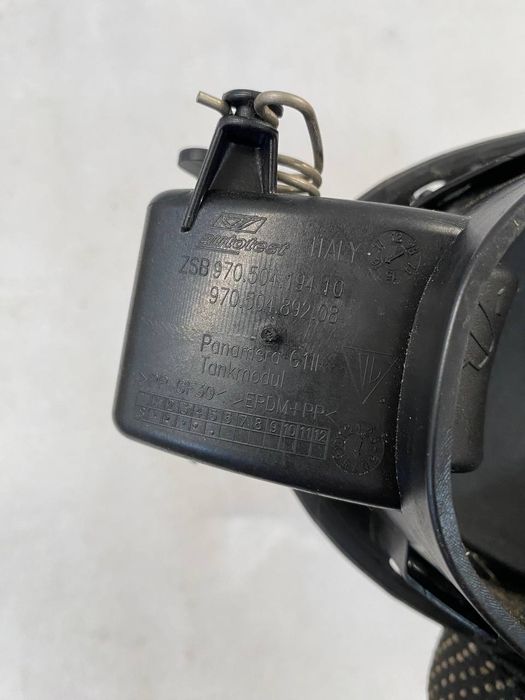 97050489208 Porsche Panamera 970 hybrid лючок бензобаку