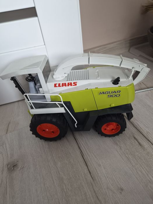 Kombajn do kukurydzy class Jaguara 900 bruder
