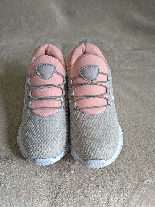 buty dzieciece nowe.