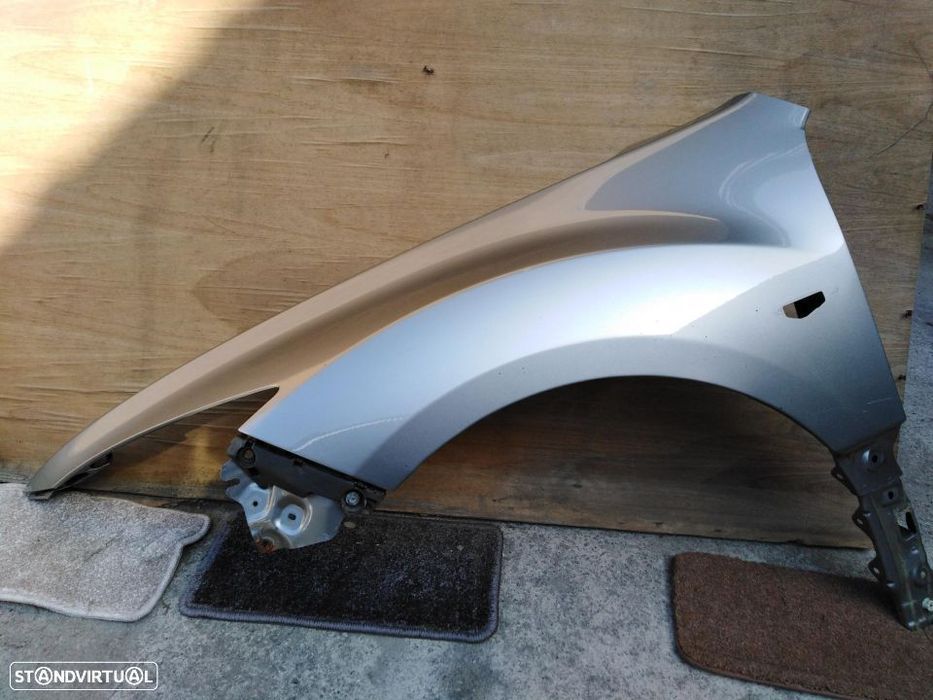 Guarda-lamas esquerdo mazda 6 ano 2009