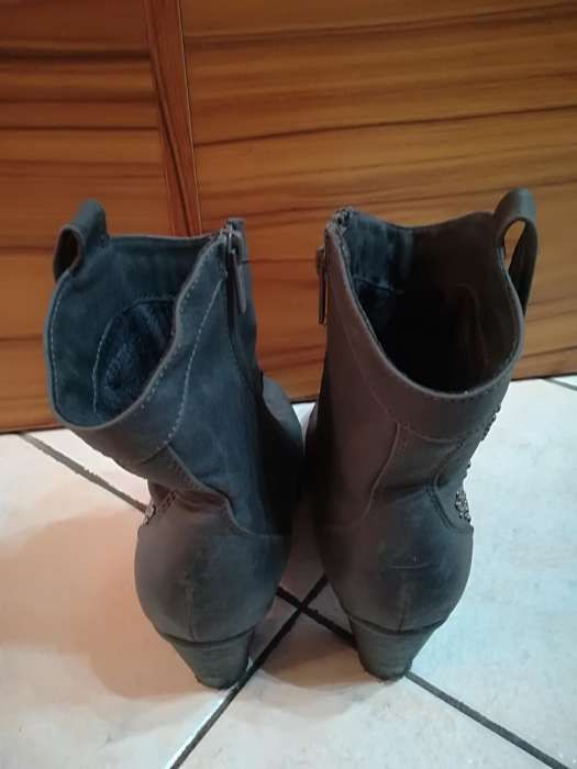 Botki Jennifer CCC r. 40