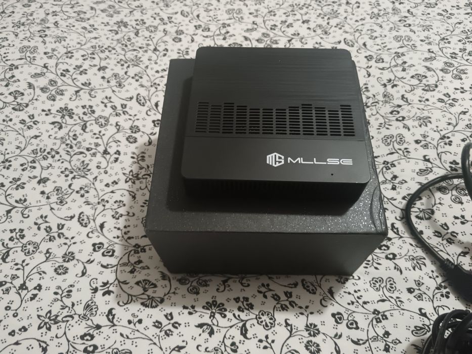 Minipc quase novo.