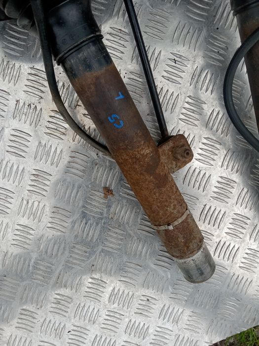Amortyzator przedni siłownik prawy lewy citroen C5 01-08r