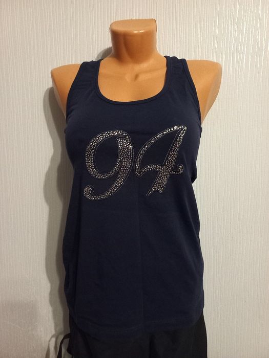 Жіноча майка Madoc оздоблена камінчиками. Розмір S-М.