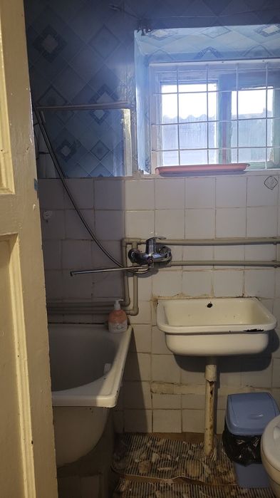 Продам пол будинка у м. Вільнянськ