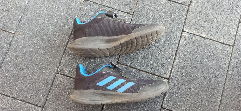 Do sprzedania buty sportowe Adidas, nr 36 2/3. Stan b. dobry. Polecam.