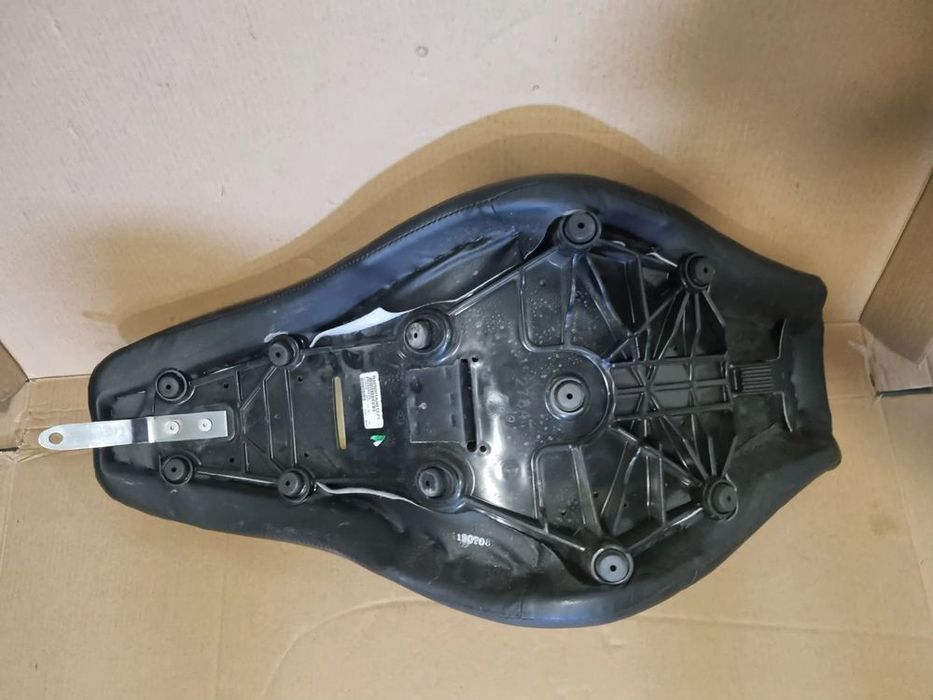 harley davidson m8 softail low rider siedzenie kanapa 52000272