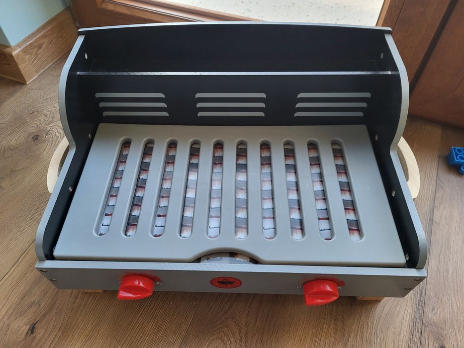 Grill drewniany dla dzieci plus akcesoria
