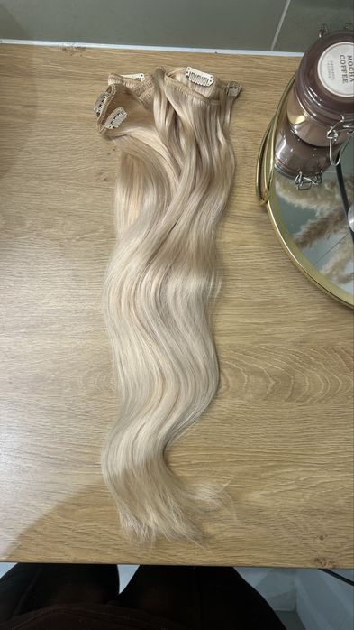 Naturalne włosy na klipsach – złocisty blond, 50 cm, 120 g