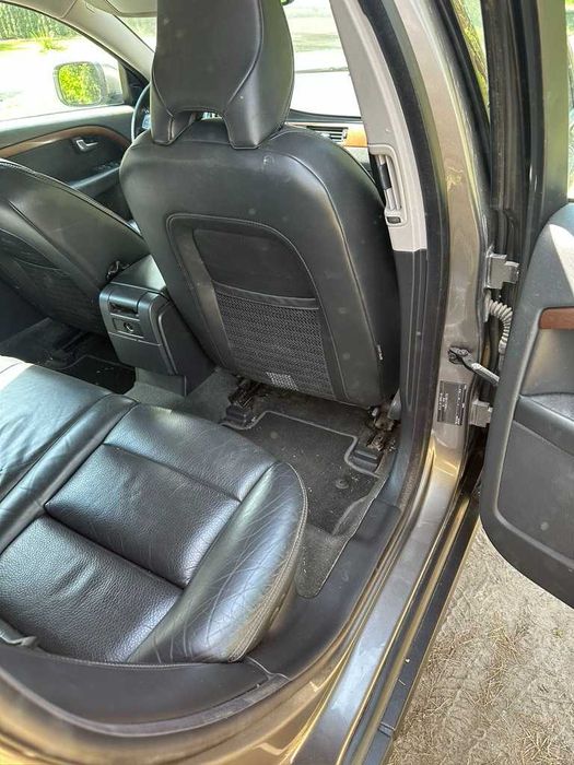 Volvo XC70 3.2 AWD z 2010 roku - LPG