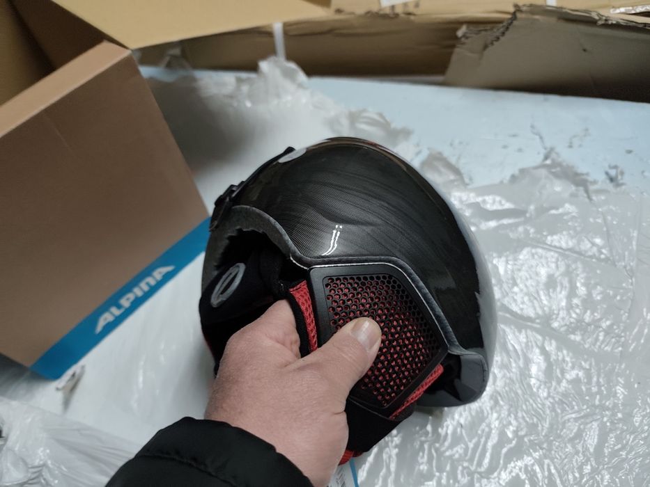 Kask narciarski. Nowy.dzieciecy