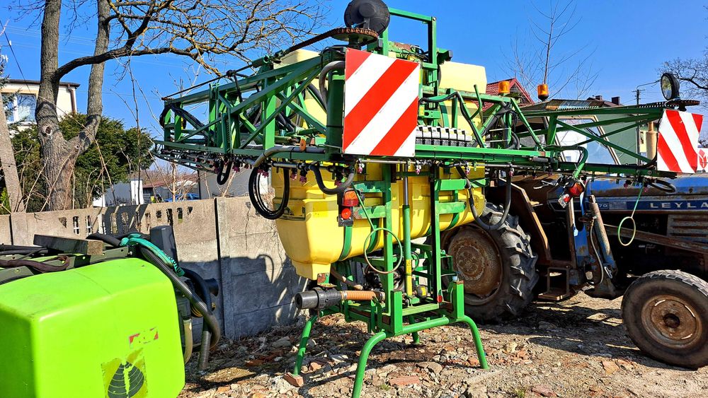 Opryskiwacz zawieszany John Deere 412, 2000L 24 metry + Tecnoma 1000L