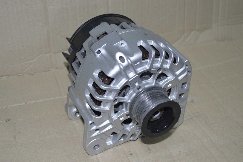Генератор Duster Logan Clio Kangoo Megane Scenic Thalia Twingo 1.5 1.9 2.0 sg12b092