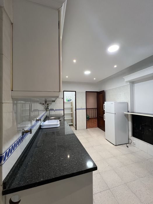 Alugo quarto suite Individual/Casal