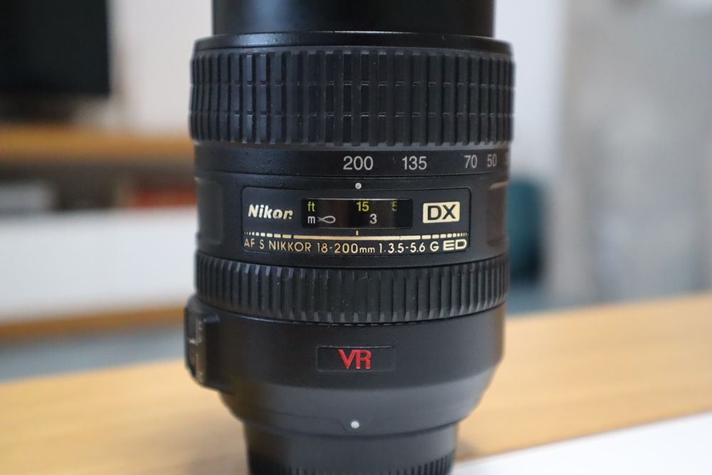 Nikon AF-S DX 18-200mm F/3.5-5.6 ED VR