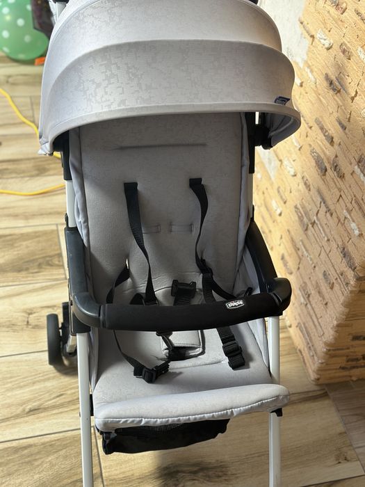 Прогулянкова коляска Chicco