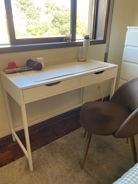 Conjunto de quarto – cama + colchão + móveis
