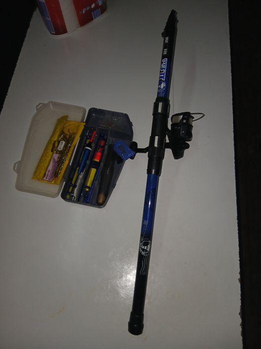 Cana de pesca com ...