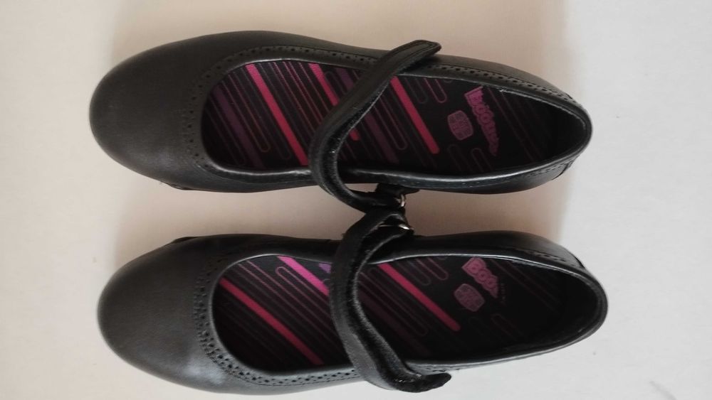 Туфлі шкільні шкіра Bootleg чорні 22.8 см бежеві нові Clarks 24см