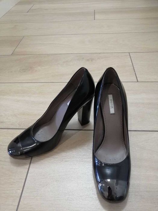 туфли женские на каблуке GEOX