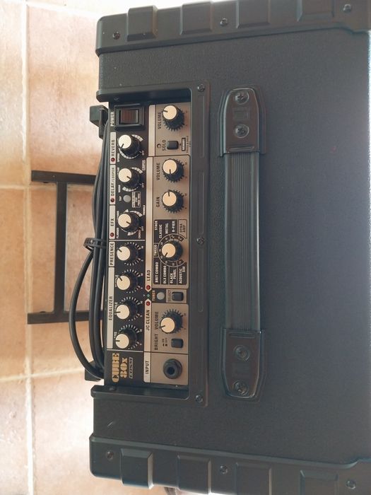 Ampli Roland 80X + pedais Boss