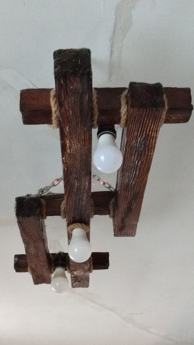 Дерев'яна люстра