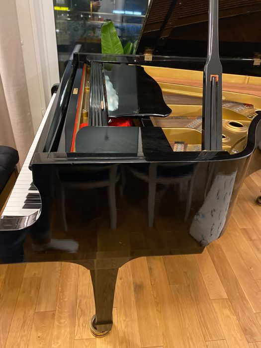 Fortepian Young Chang G185