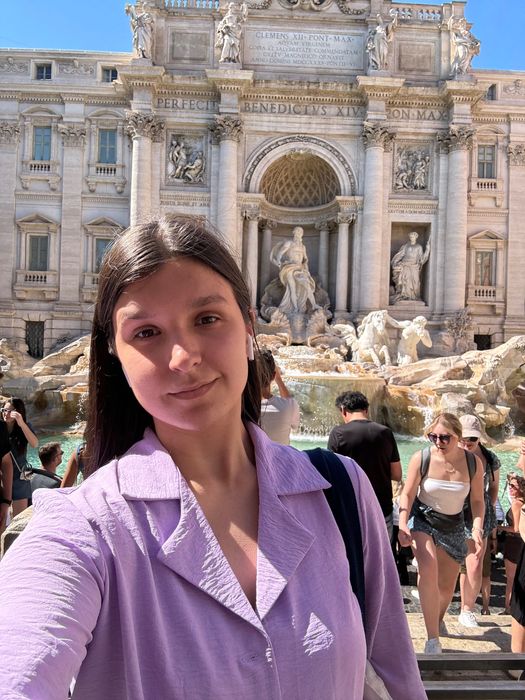 Репетитор французької  та англійської мови ( або латини )