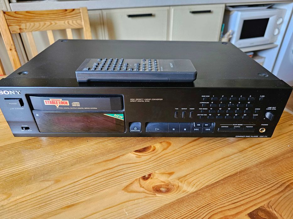 CD плейер Sony CDP-711