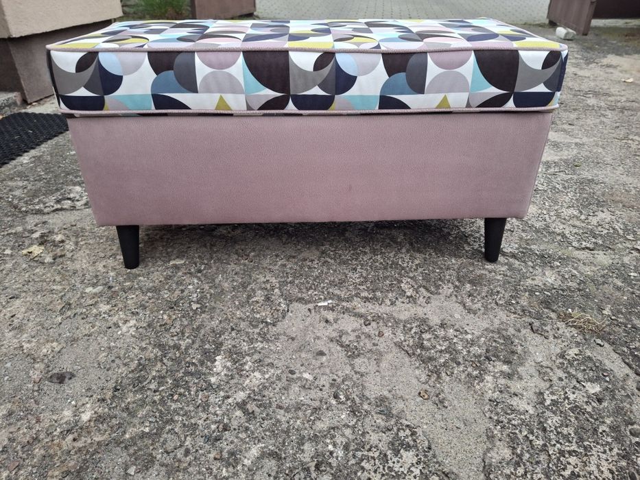 Podnóżek  pufa z pojemnikiem