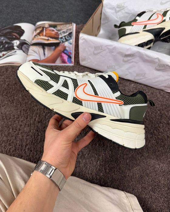 Nike V2K Run Beige Green / Мужские Кроссовки Nike / Найк