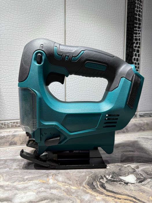 Акумуляторний лобзик Makita 18-21 v АКБ / потужний  та міцний / новий